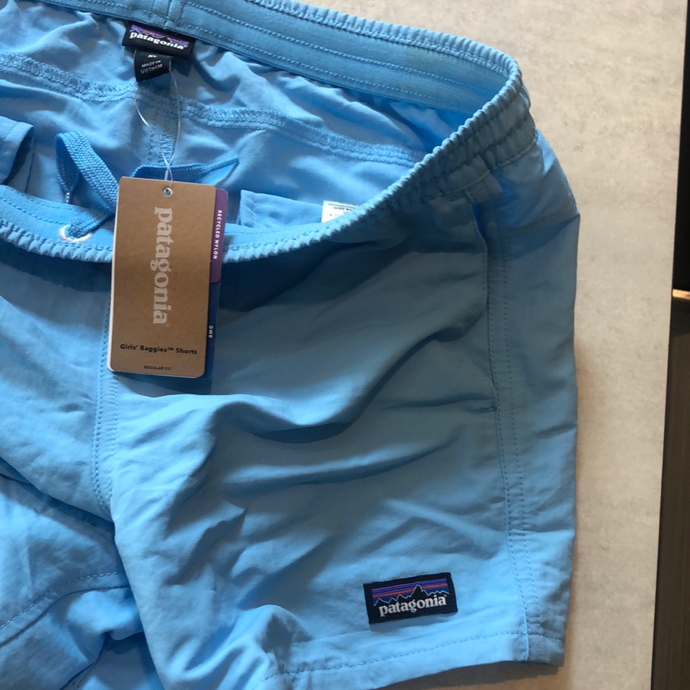 Patagonia Baggies NWT - Junior XL